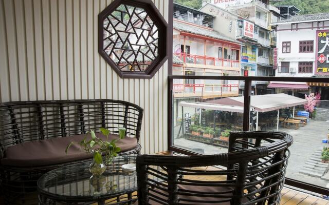 QJIA West Street Hotel