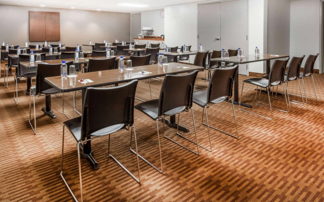 Super 8 by Wyndham Peterborough