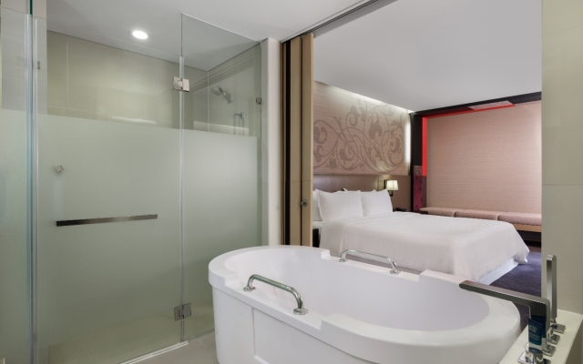 Four Points by Sheraton Bangkok, Sukhumvit 15