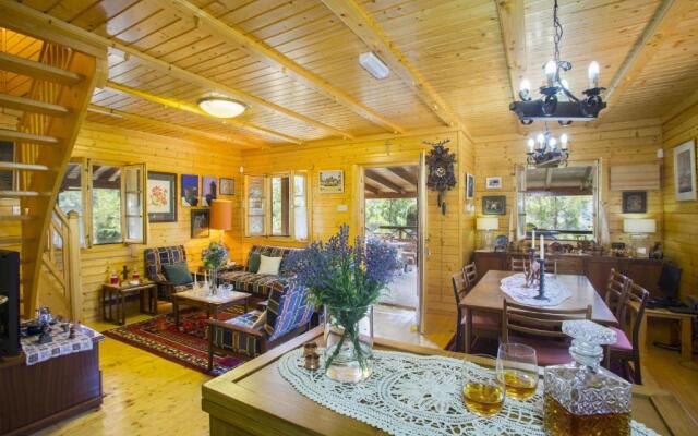 Ricky Chalet Near Troodos
