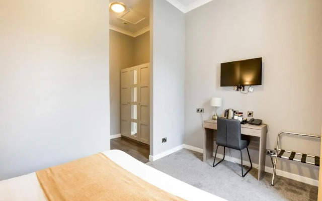 Mercure Peebles Barony Castle Hotel