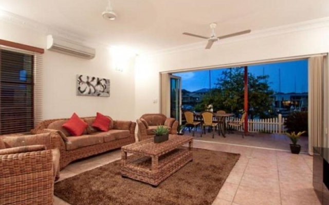 La Marina Waterfront Villa