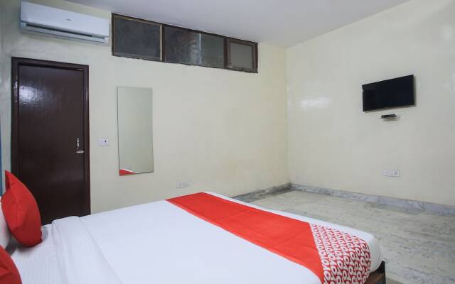 OYO 38417 Silver Villa