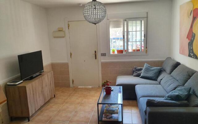 Private townhouse with roof terrace close to the beach