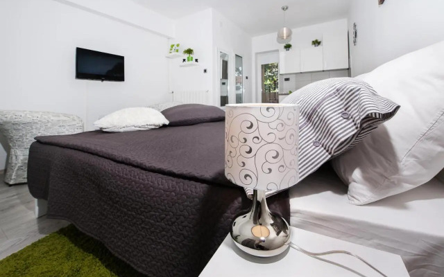 Studio Apartment White