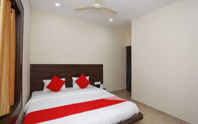 OYO 22955 Hotel Manorama