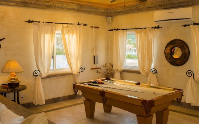 Spacious Cabo Villa Perfect for Large Groups: Villa Alegria