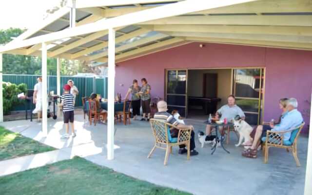 Aarinda Holiday Apartments