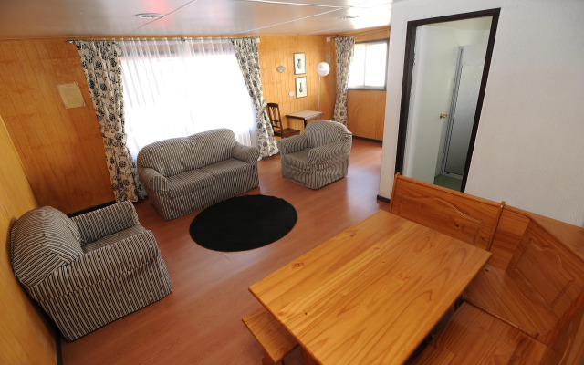 Cabañas y Hostal Borde Rio