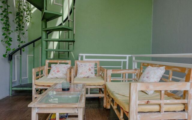 Griya Shanta Residence by OYO Rooms