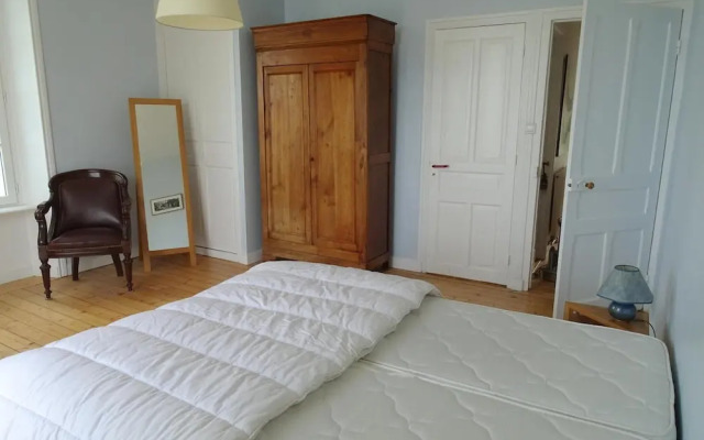 Villa With Direct Access to the Beach