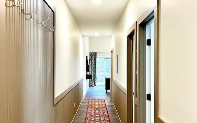 Creekside Suites