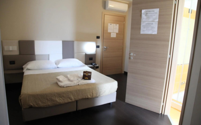 Hotel Sogni D'Oro Airport