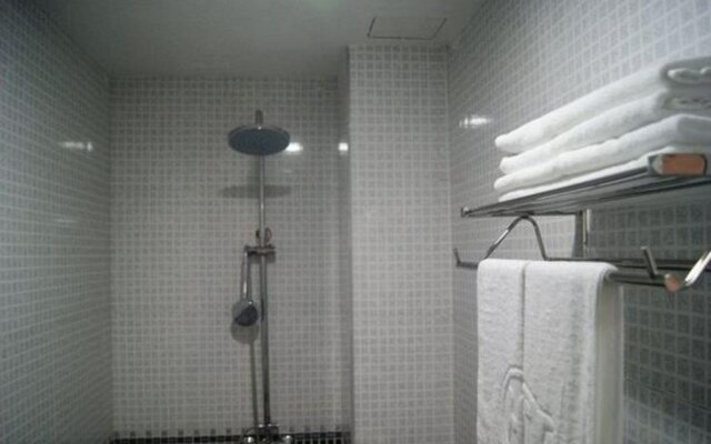 Libo Huatai Business Hotel