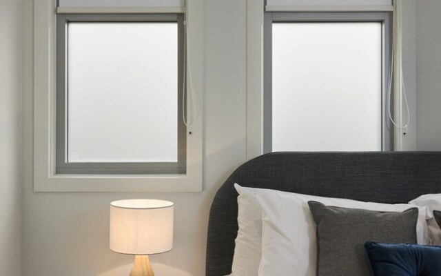 Earthy And Polished 2 Bedroom Unit In Chadstone