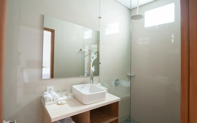 Apple Villa & Suite Seminyak
