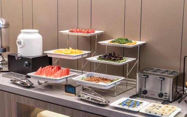 Hanting Hotel Shanghai Lingang Dishui Lake