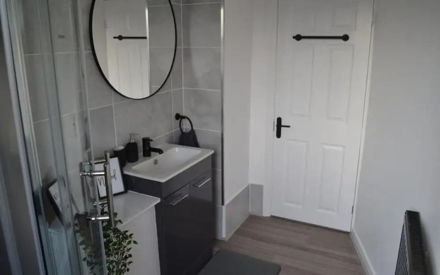 Modern Home Close to City Centre