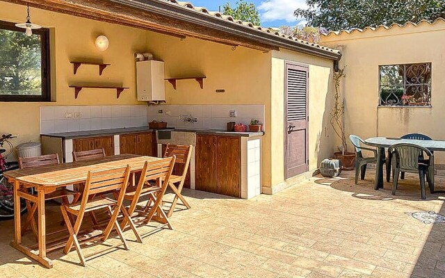 Stunning Home in Scicli With 3 Bedrooms and Wifi