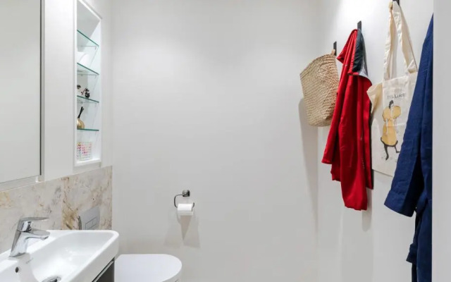 Luxury One Bedroom Apartment in Central London