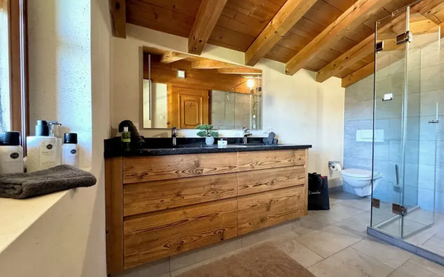 Panorama Chalet mit Sauna by BelleStay