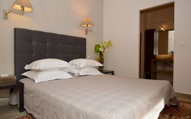 Villa piscine à débordement panorama