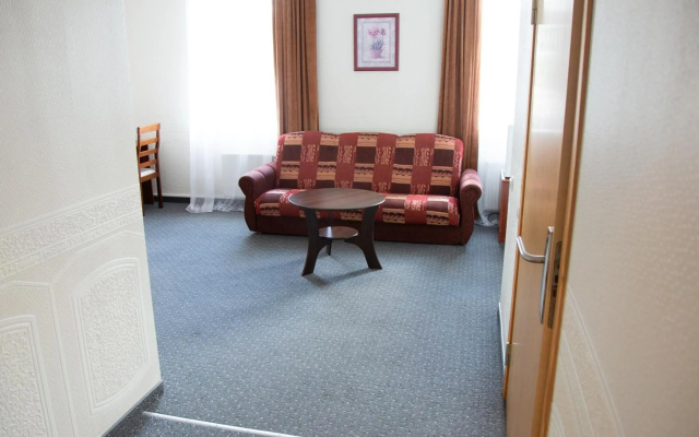 Good Stay Dinaburg Hotel
