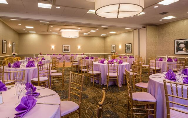 DoubleTree by Hilton Hotel Laurel