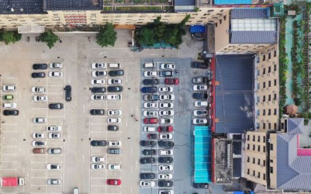 Saint Met Hotel (Zhengzhou Convention and Exhibition Center)