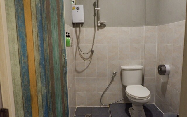 Leisure Hostel