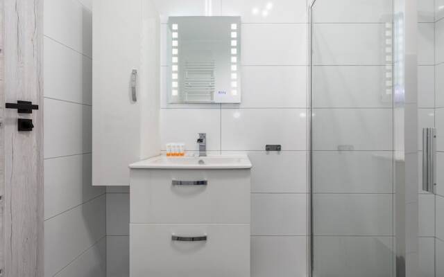 Cosy Łużycka Studio by Renters