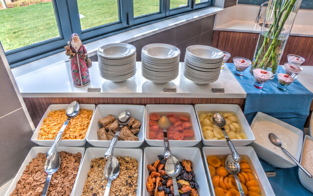 City Lodge Hotel Waterfall City