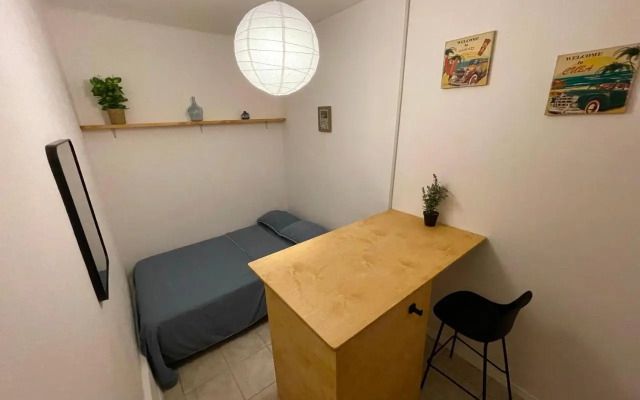 Low-Cost Guesthouse - By The Beach!
