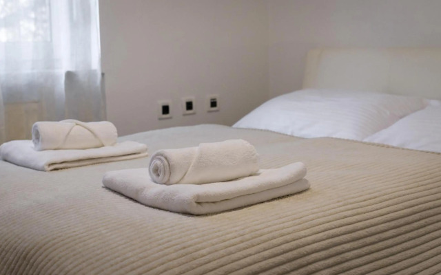 Four Seasons Apartment - FREE PARKING