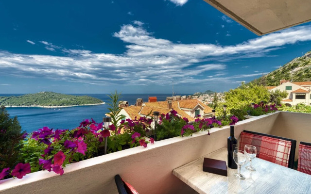 Blue Harmony Sea View Apartment