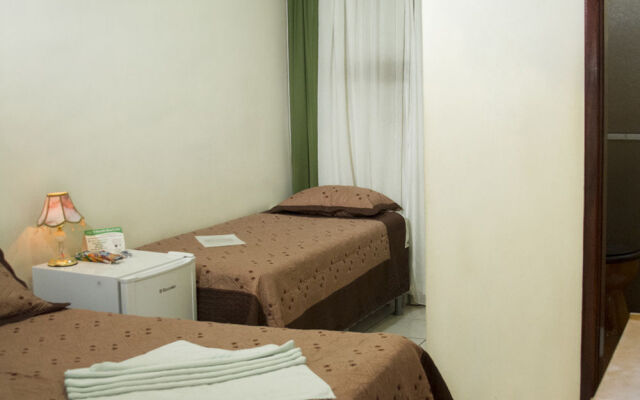 Eduardo Hotel