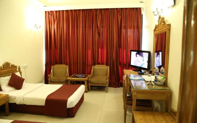 OYO 657 Hotel K C Cross Road