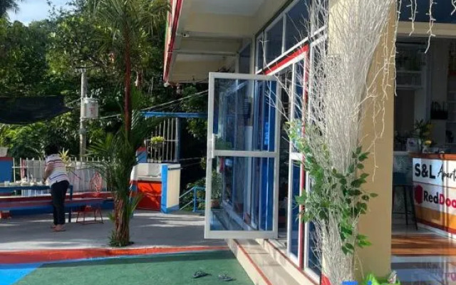 RedDoorz @ S & L Apartelle Daraga Albay