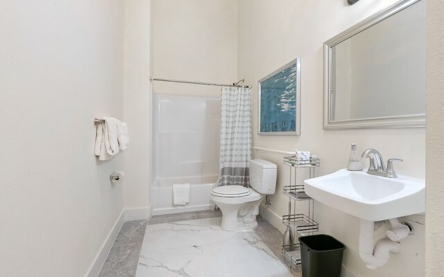 Stunning Condos Near French Quarter