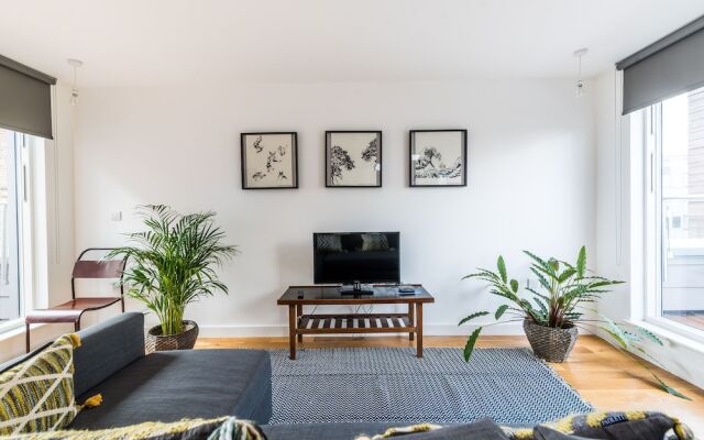 Stylish 3 Bedroom Flat With Balcony Shoreditch