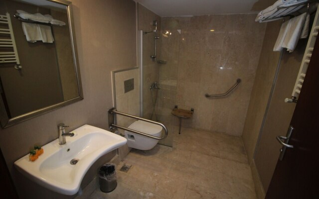 Vali Erdogan Konuk Evi Hitit Otel