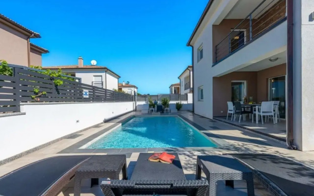 Gusto Comfortable Holiday Residence