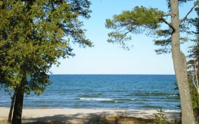 Glidden Lodge Beach Resort