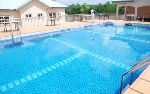 Obaa'S Golden Plaza Hotel