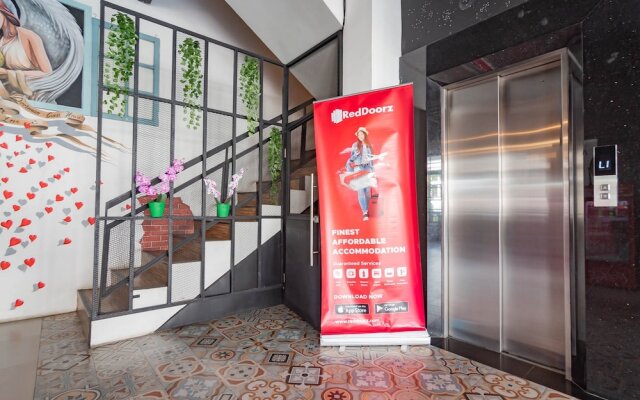 RedDoorz Plus @ Doorman Guest House
