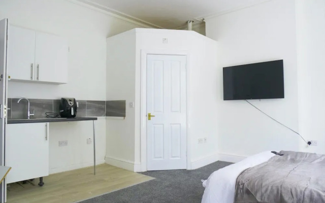Cosy & Modern 1 Bed Studio