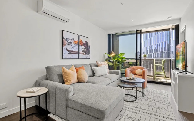 Stylish 2-bed Apartment With Stunning City Views – Guest Rooms – Melbourne