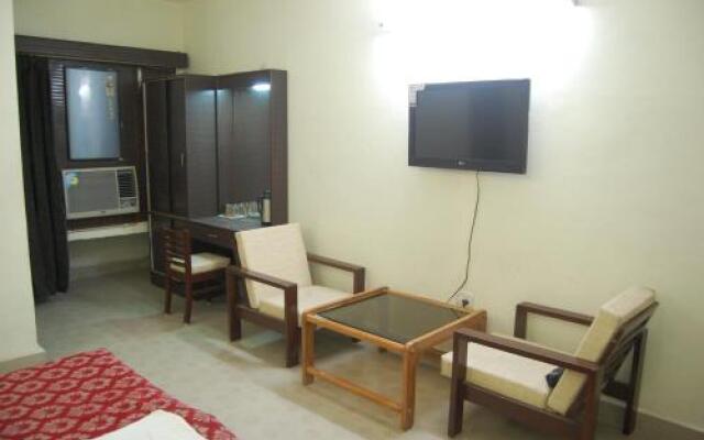 Hotel Raj