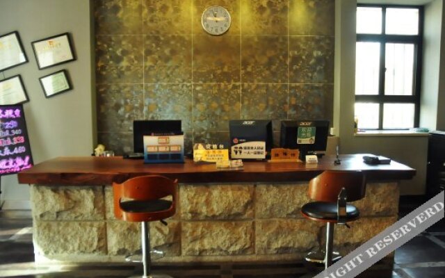 Yoyo Hostel