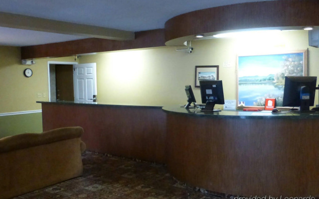 Norwood Inn and Suites - Roseville